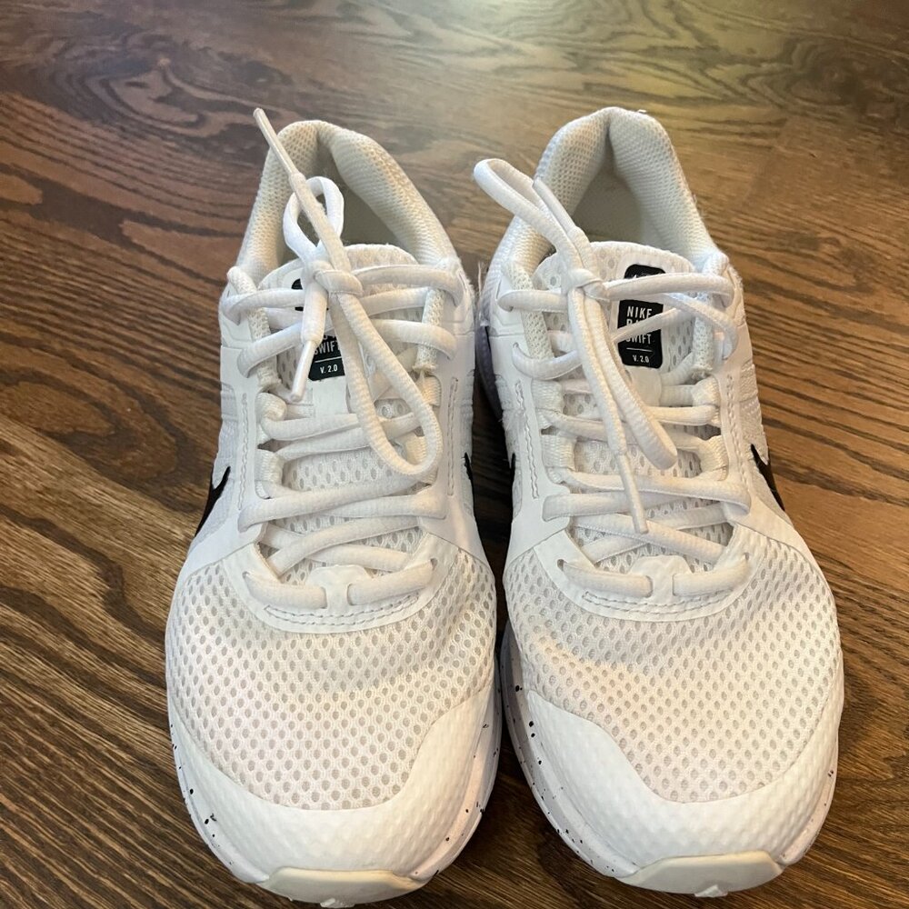 Nike Run Swift 3 Running Shoe Size 5.5 - image 4